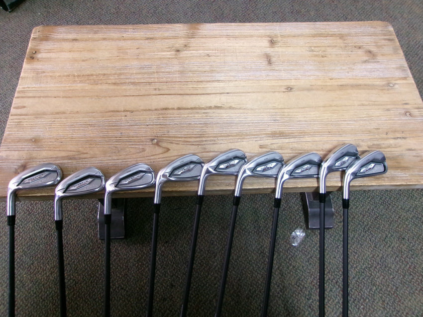 CALLAWAY QUANTUM MAX IRON SET 4-PW/GW LH GRAPHITE REGULAR