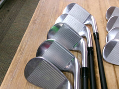 CALLAWAY QUANTUM MAX IRON SET 4-PW/GW LH GRAPHITE REGULAR